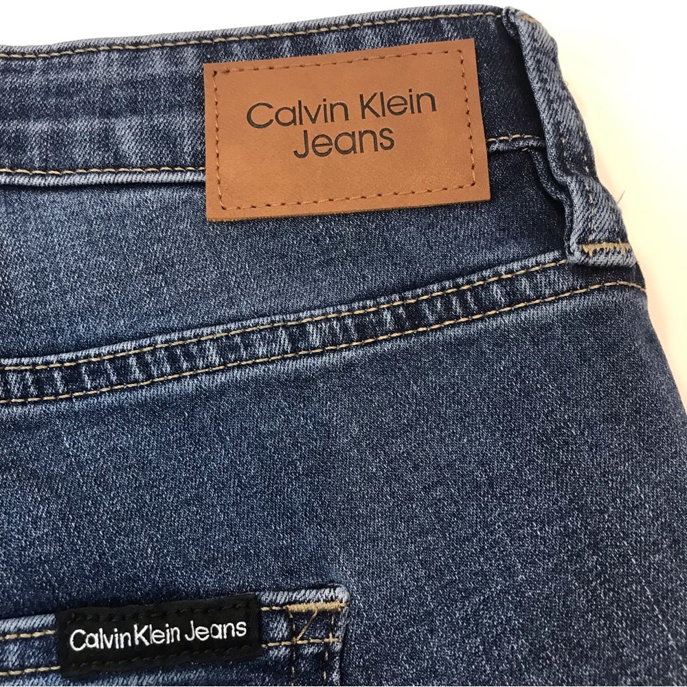 Calvin Klein High Rise Jeans - Picture 10 of 12